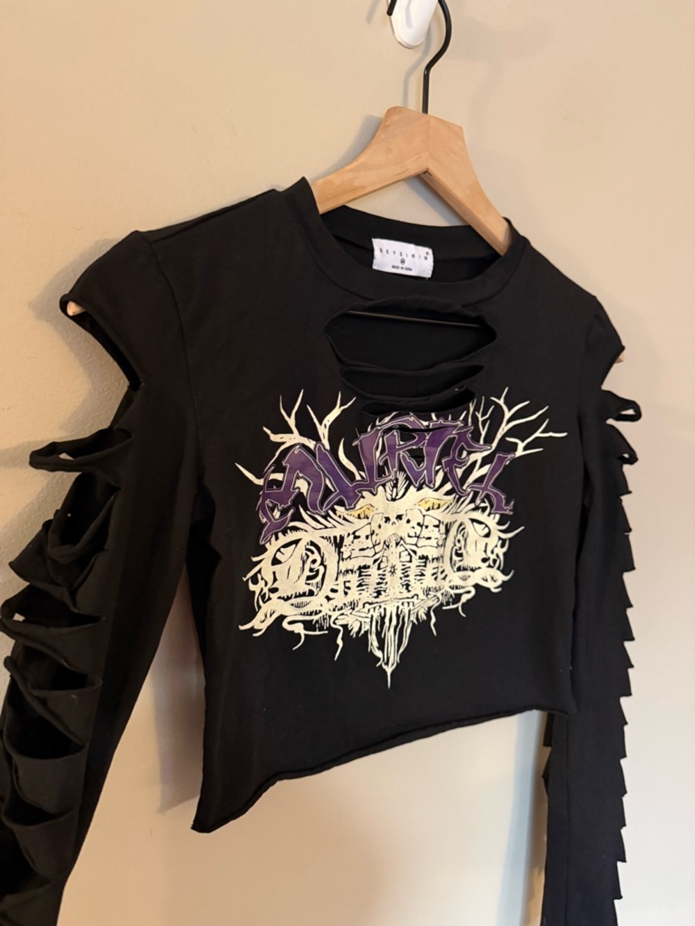 Black Distressed Graphic Crop Top with Purple & Cream Print